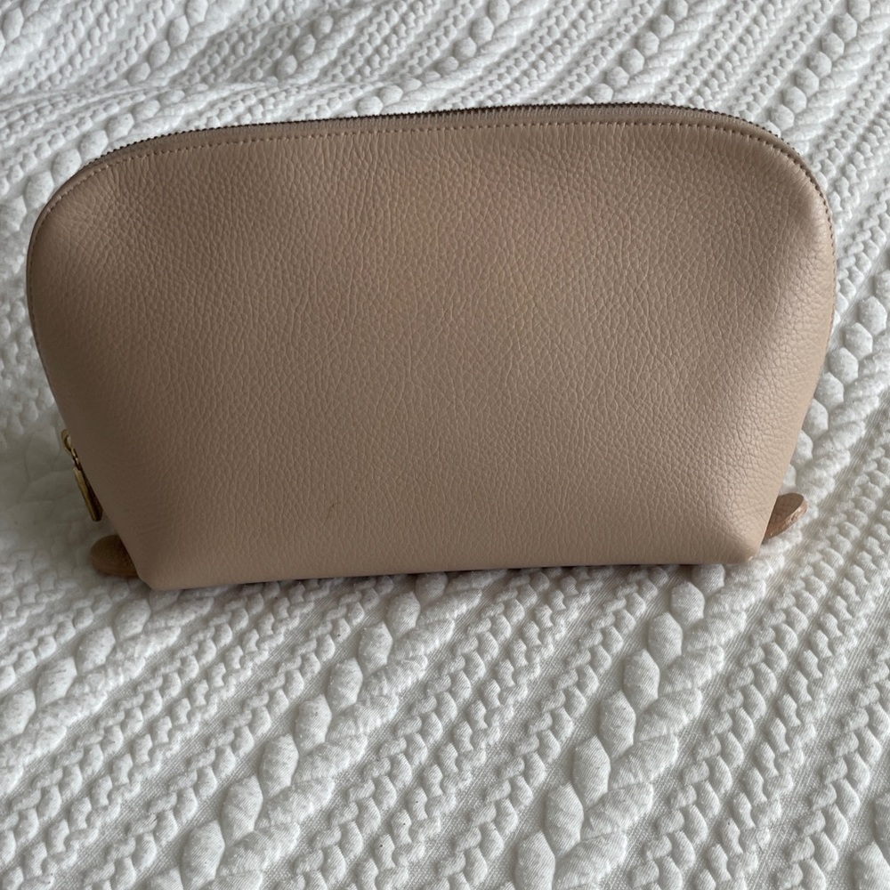 Cuyana leather Tan medium travel case